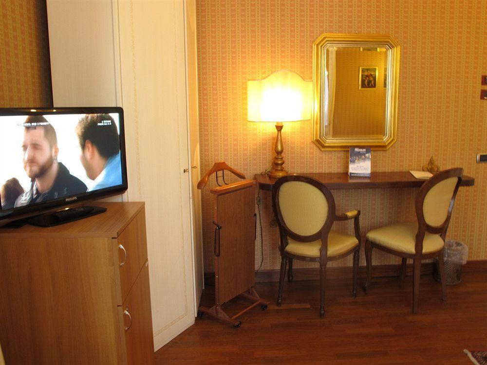 C-Hotels De Rose Palace ฟลอเรนซ์ ภายนอก รูปภาพ