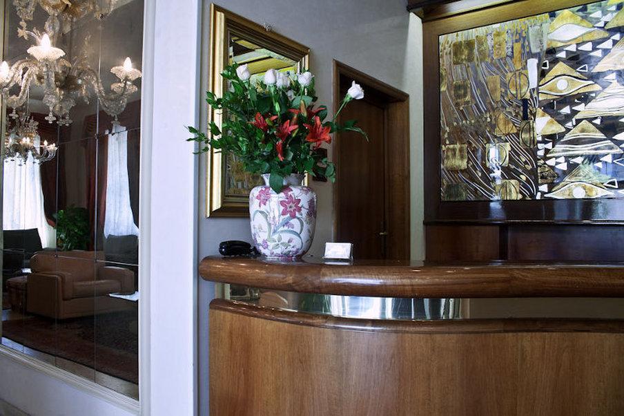 C-Hotels De Rose Palace ฟลอเรนซ์ ภายนอก รูปภาพ