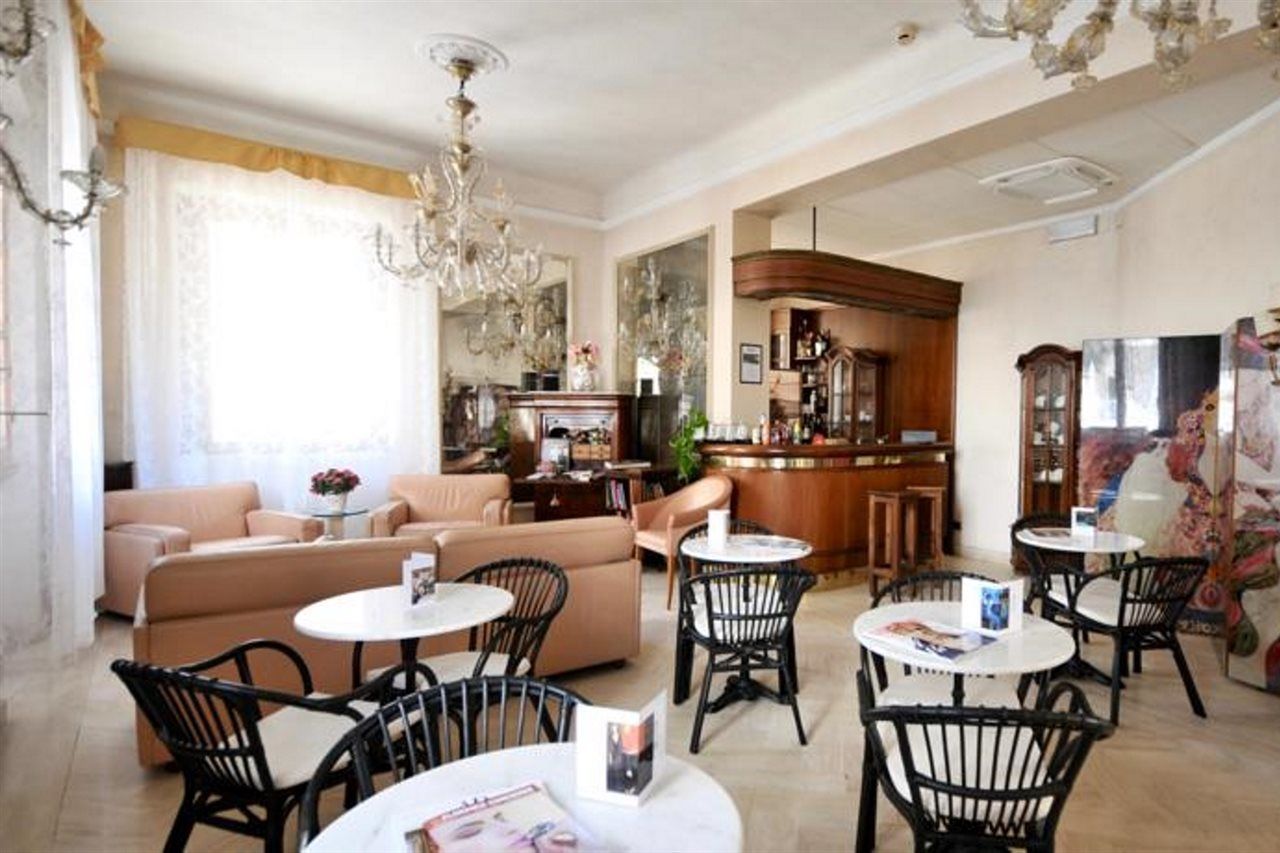 C-Hotels De Rose Palace ฟลอเรนซ์ ภายนอก รูปภาพ