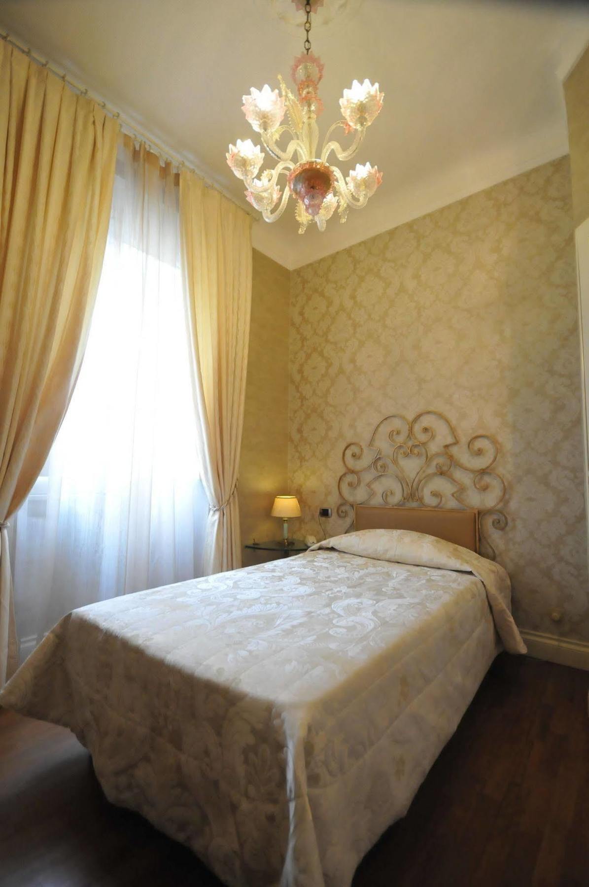C-Hotels De Rose Palace ฟลอเรนซ์ ภายนอก รูปภาพ