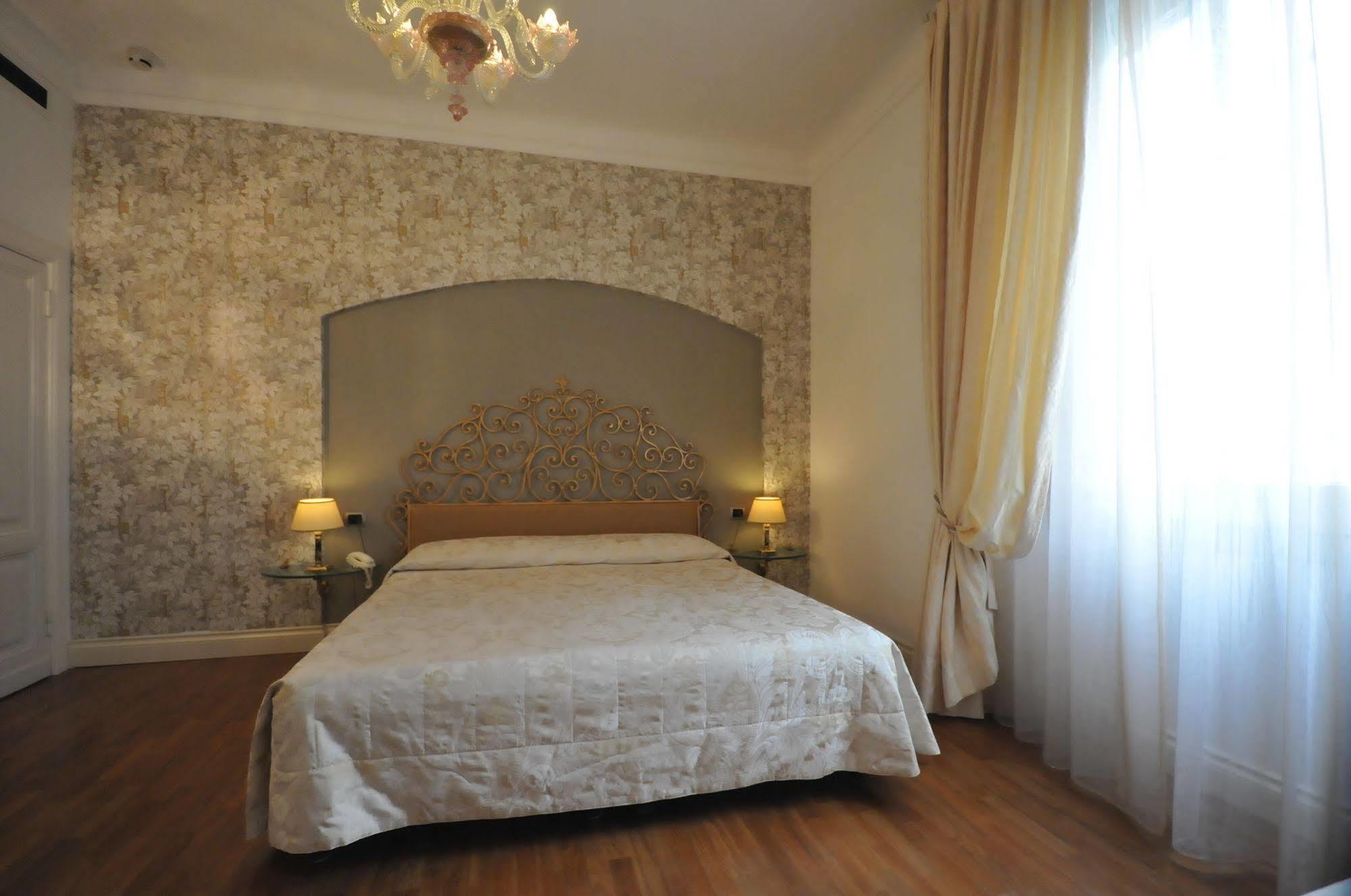C-Hotels De Rose Palace ฟลอเรนซ์ ภายนอก รูปภาพ