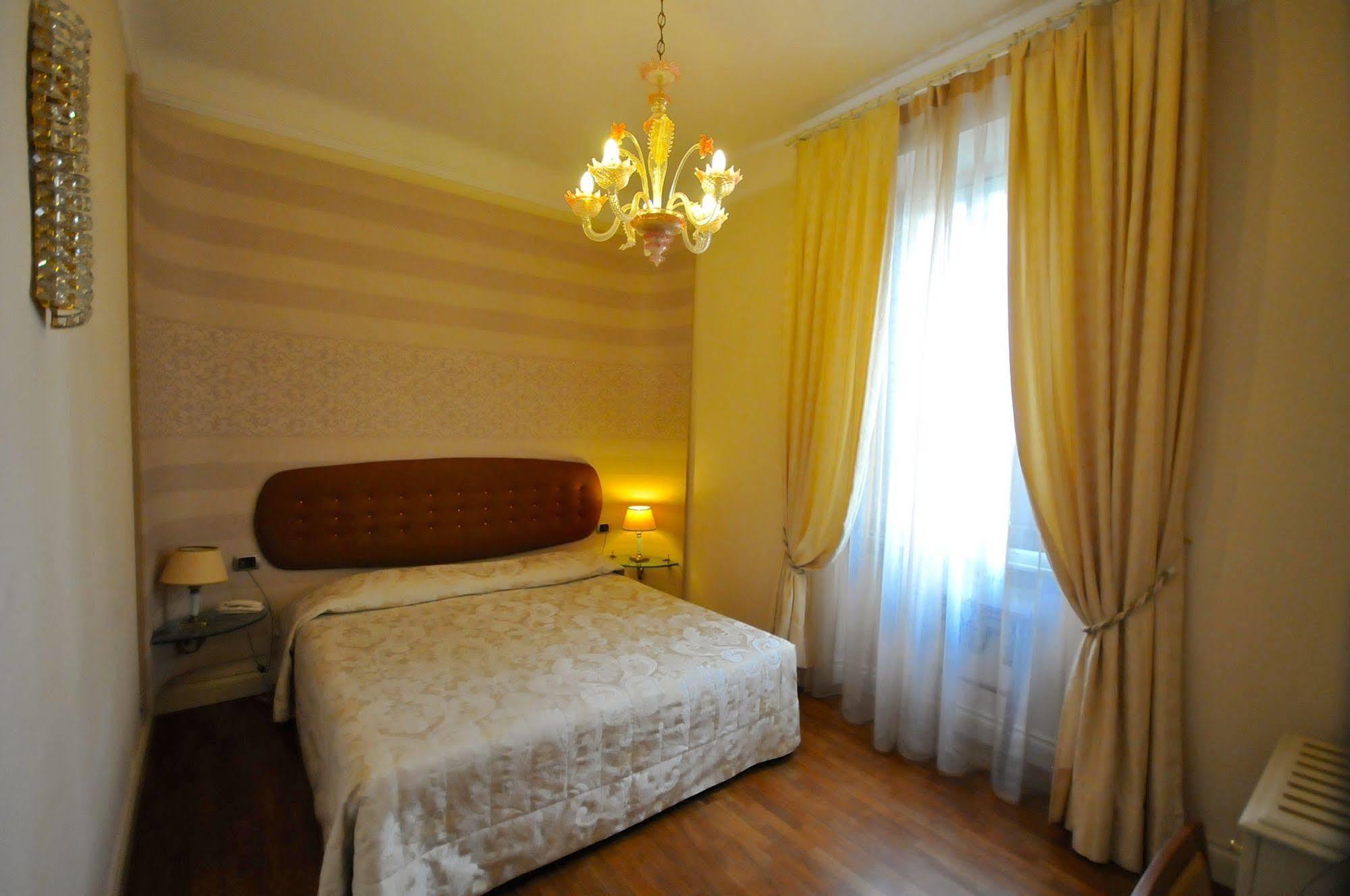 C-Hotels De Rose Palace ฟลอเรนซ์ ภายนอก รูปภาพ