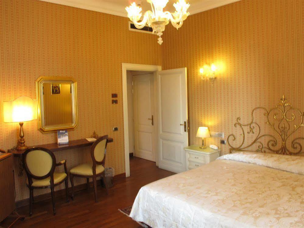 C-Hotels De Rose Palace ฟลอเรนซ์ ภายนอก รูปภาพ