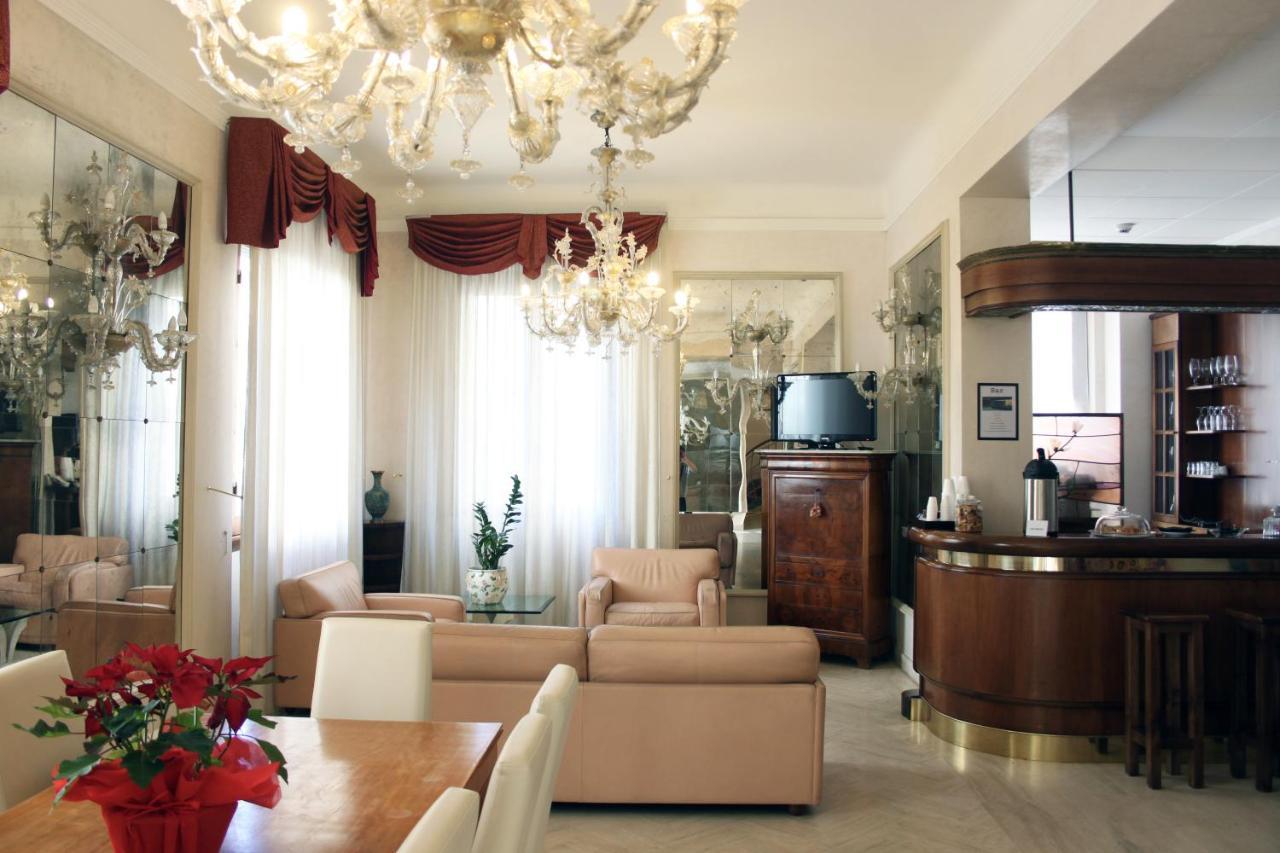 C-Hotels De Rose Palace ฟลอเรนซ์ ภายนอก รูปภาพ