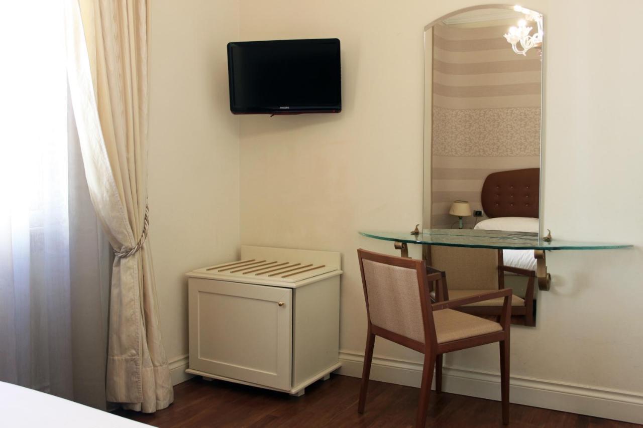 C-Hotels De Rose Palace ฟลอเรนซ์ ภายนอก รูปภาพ